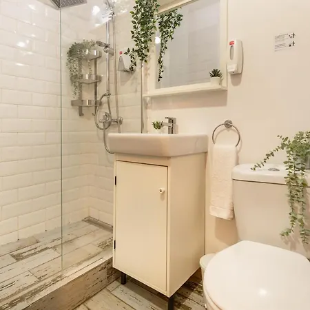 2Br Apartment At Piata Natiunilor Unite: Perfect For City Center Stays Bucharest Exterior photo