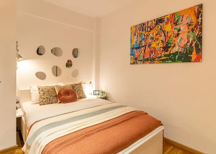 2Br Apartment At Piata Natiunilor Unite: Perfect For City Center Stays
