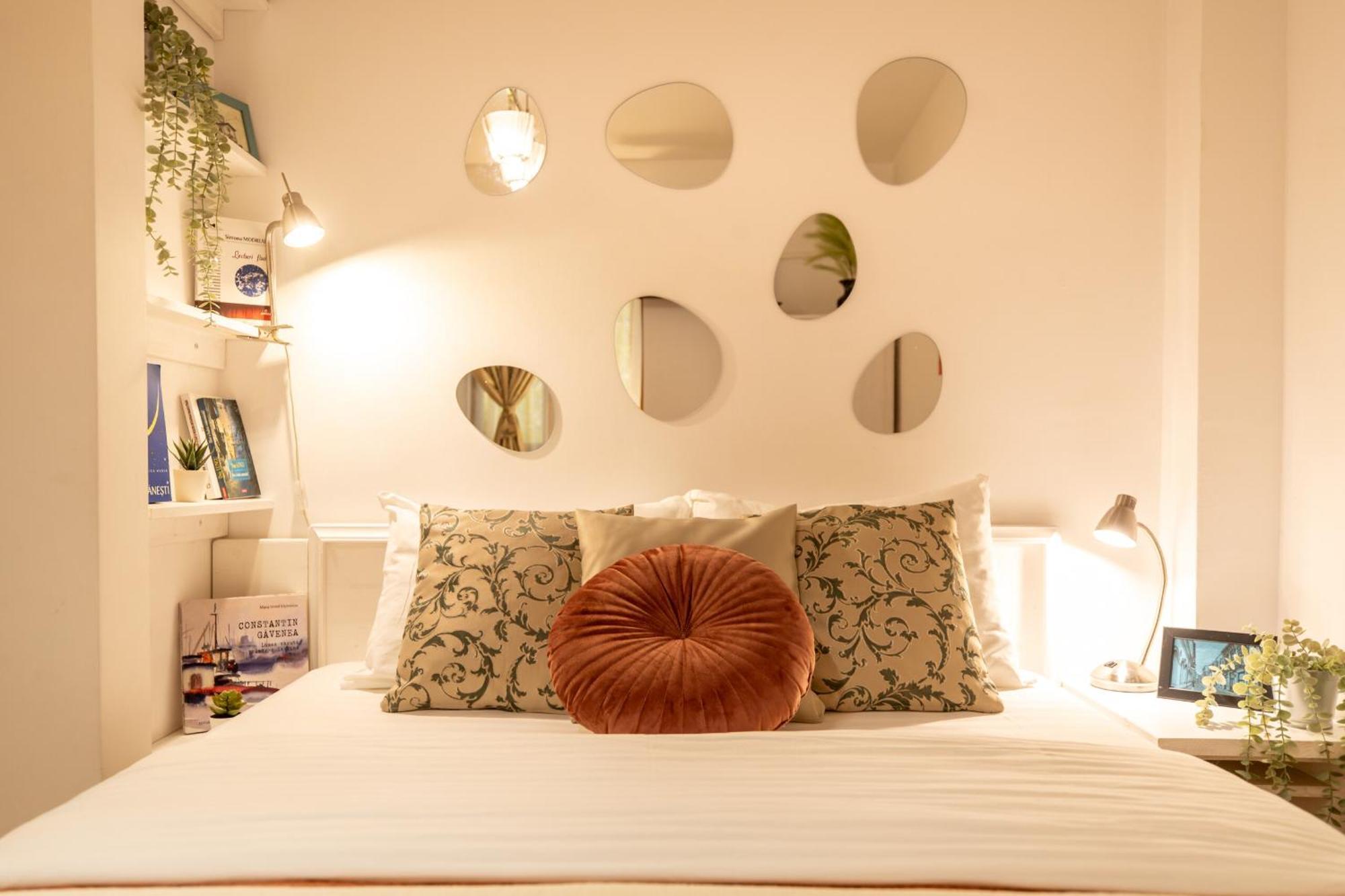 2br At Piata Natiunilor Unite: Perfect For Center 公寓
