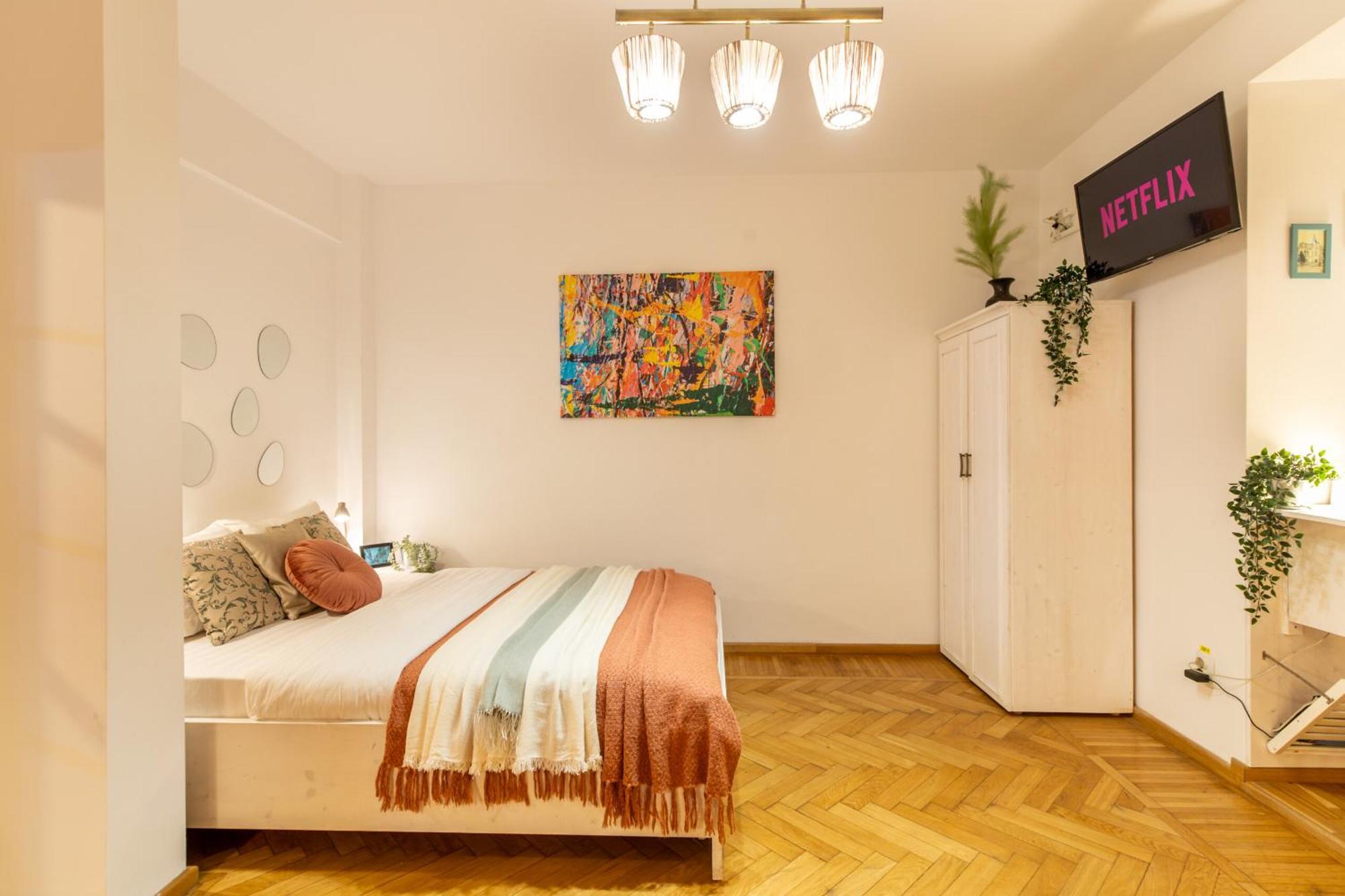 2br At Piata Natiunilor Unite: Perfect For Center Apartment *