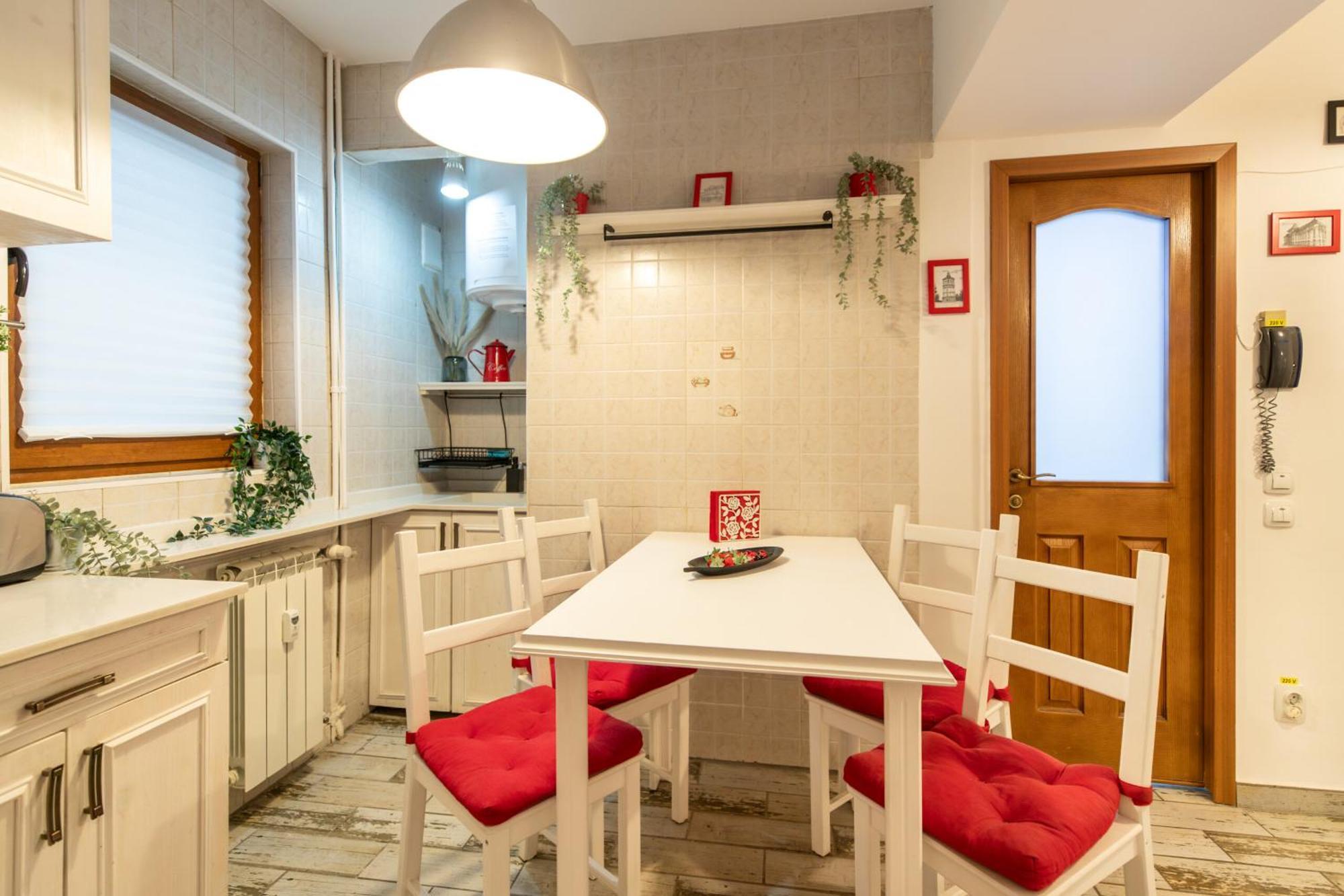 Apartment 2br At Piata Natiunilor Unite: Perfect For Center